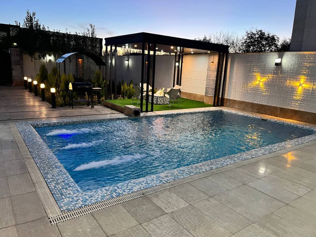 ویلا دوخوابه استخردار آبگرم ماهان 1