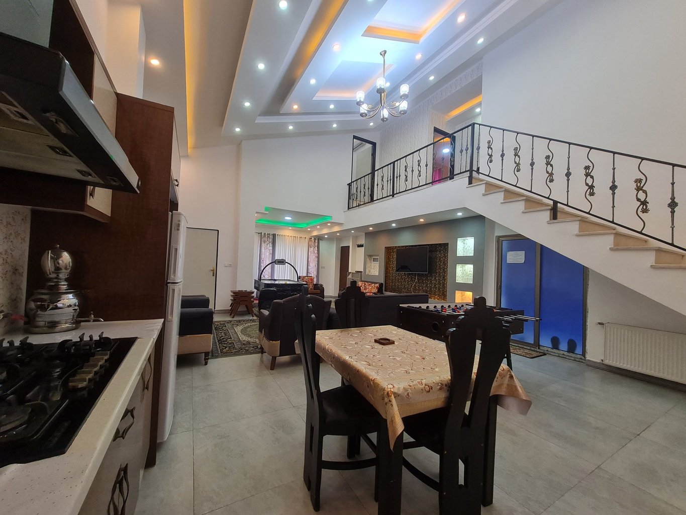 ویلا سه خوابه استخردار آبگرم کارن ۵