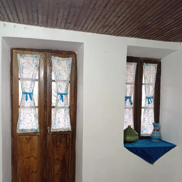 بوم گردی تی تی گل - واحد پونه