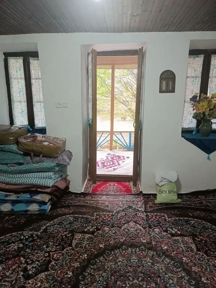 بوم گردی تی تی گل - واحد گلایل