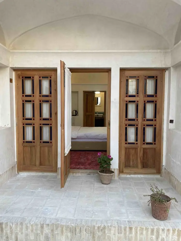 دبل نقره - بوتیک هتل سرای نفیس اتاق الماس - سرای نفیس - واحد مروارید - انتخاب عنوان تصویر