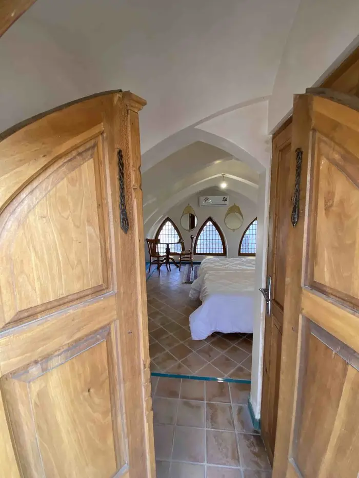 اقامتگاه سنتی سرای نفیس 2 - واحد دوتخته زمرد - اتاق دو تخته زمرد