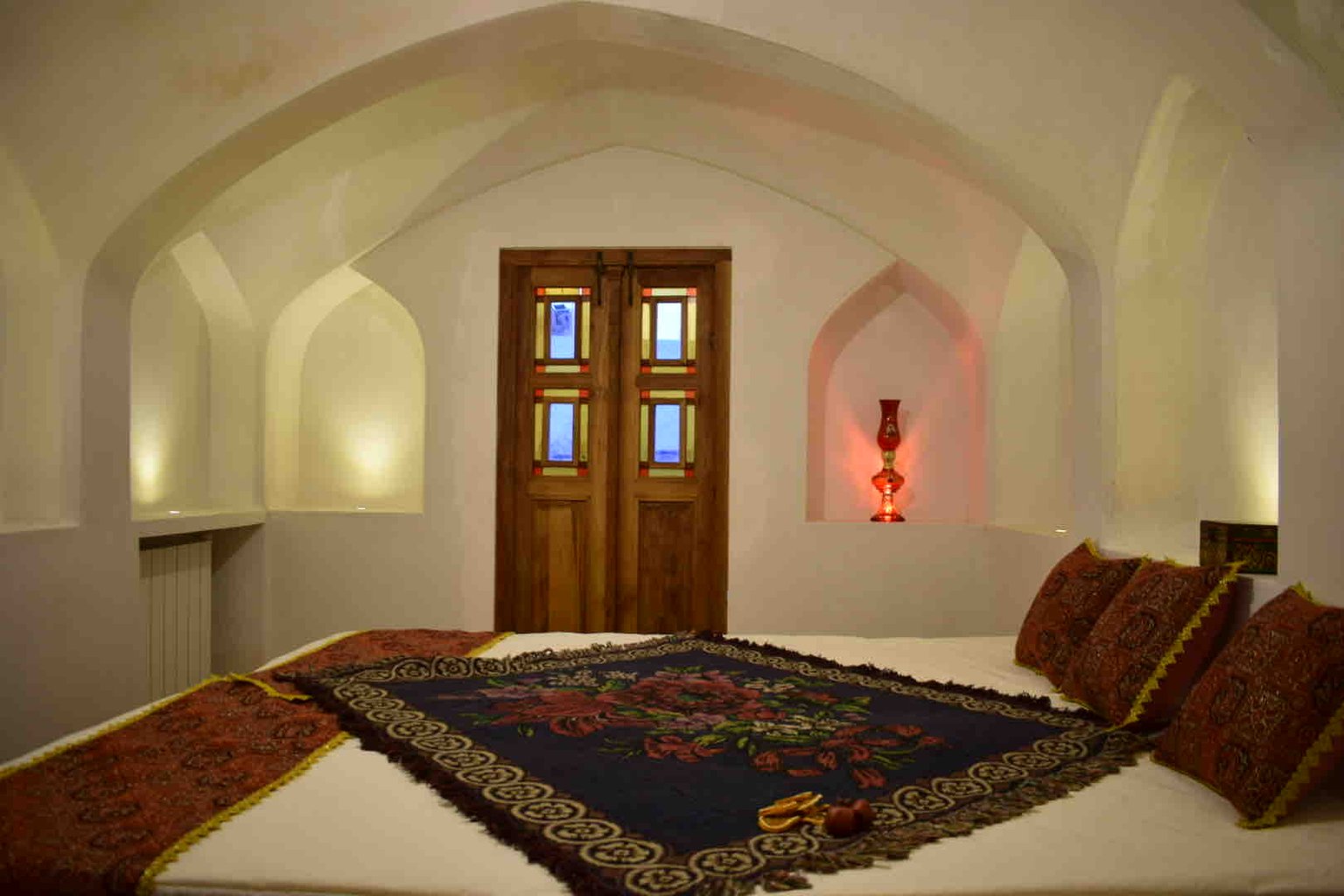 اقامتگاه سنتی سرای نفیس 2 - واحد دوتخته کهربا - اتاق دو تخته کهربا