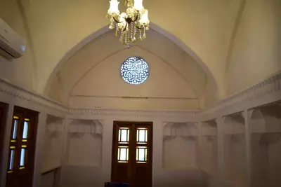 اقامتگاه سنتی سرای نفیس 2 - واحد سه تخته یاقوت