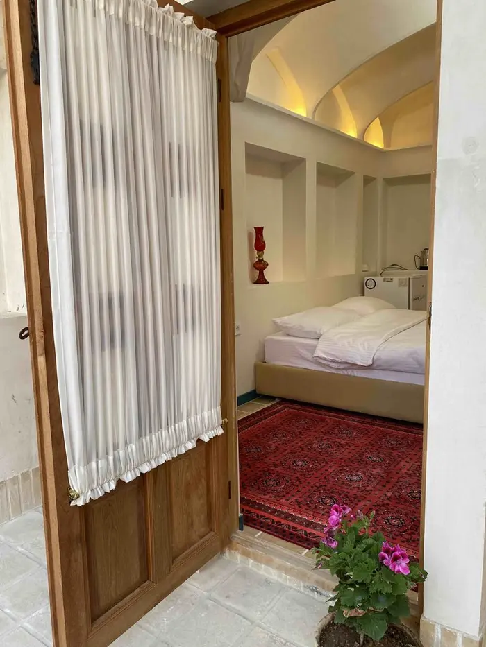 دبل نقره - بوتیک هتل سرای نفیس اتاق الماس - سرای نفیس - واحد مروارید - انتخاب عنوان تصویر