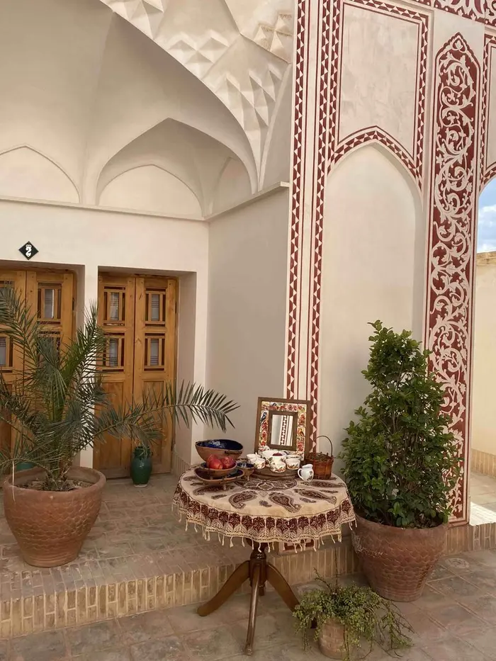 دبل نقره - بوتیک هتل سرای نفیس اتاق الماس - سرای نفیس - واحد الماس - انتخاب عنوان تصویر