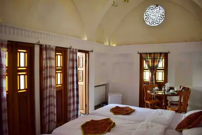 اقامتگاه سنتی سرای نفیس 2 - واحد سه تخته یاقوت