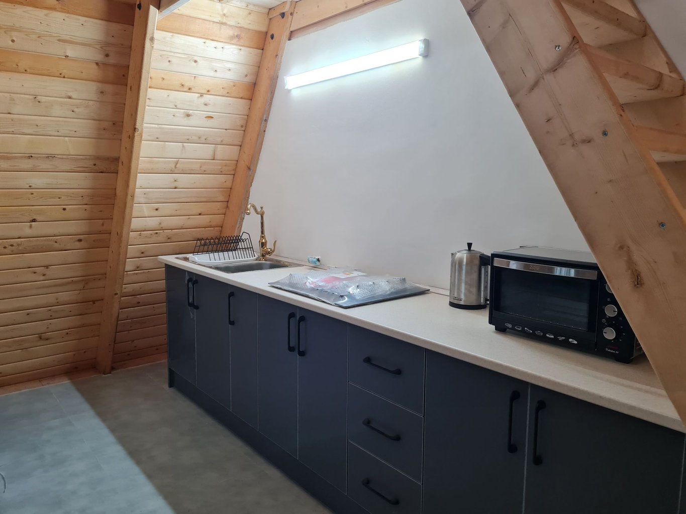 دوخوابه سوئیسی آریا