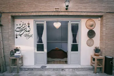 اقامتگاه سنتی خانه راد - واحد ترمه