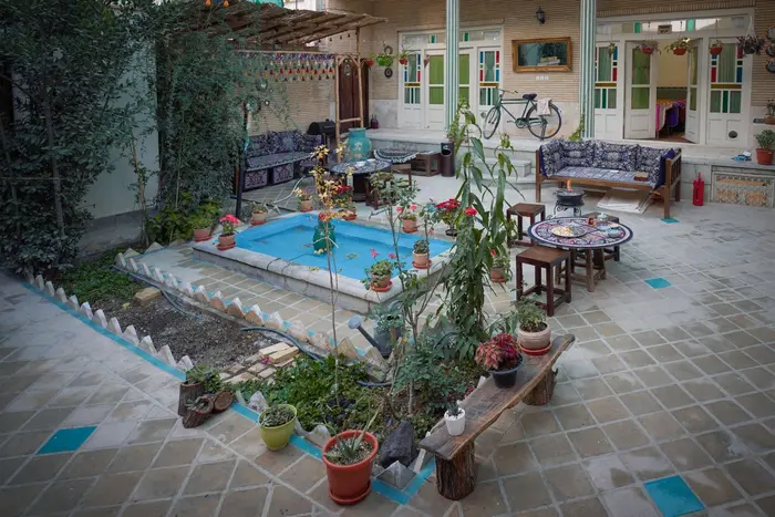 اقامتگاه سنتی خانه راد - واحد ترنم