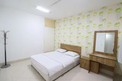 آپارتمان دوخوابه شهید رجایی واحد 9