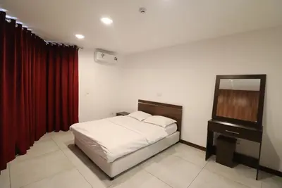 آپارتمان سه خوابه آقایی واحد 2