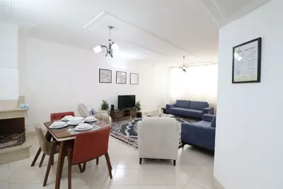 آپارتمان دوخوابه شهید رجایی واحد 10