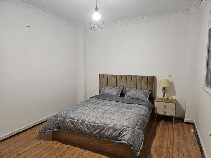 دوخوابه کاشانی صادقیه واحد ۶