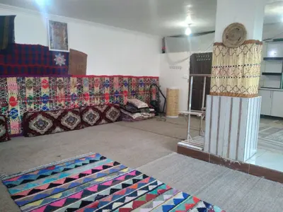 سوئیت فلت معین