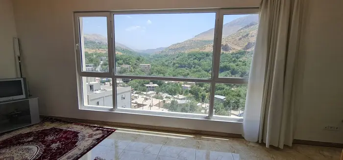 سوئیت یک خوابه همت 1 - نمای پنجره از داخل