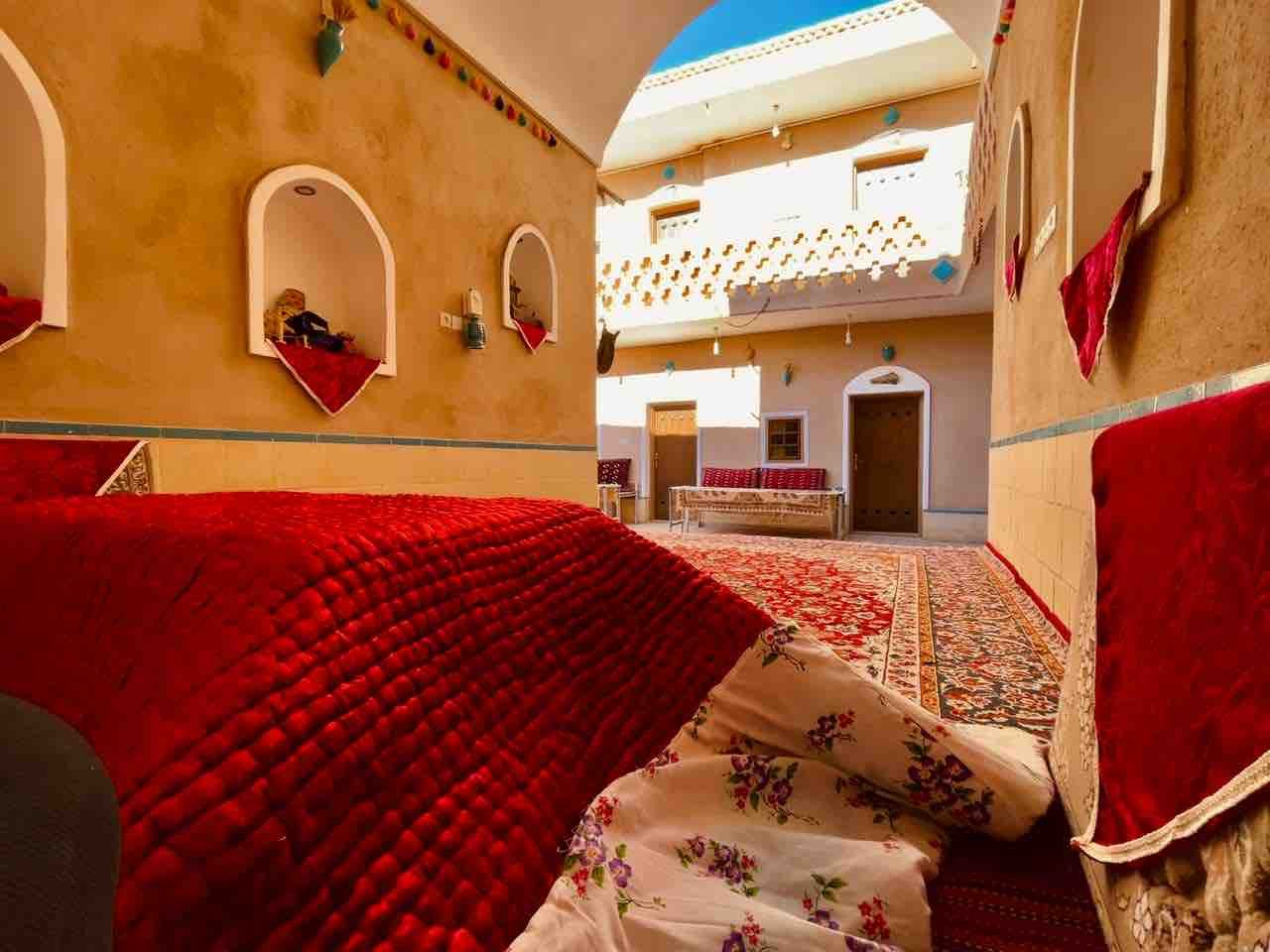 راوی کویرمصر - واحد خانم بزرگ