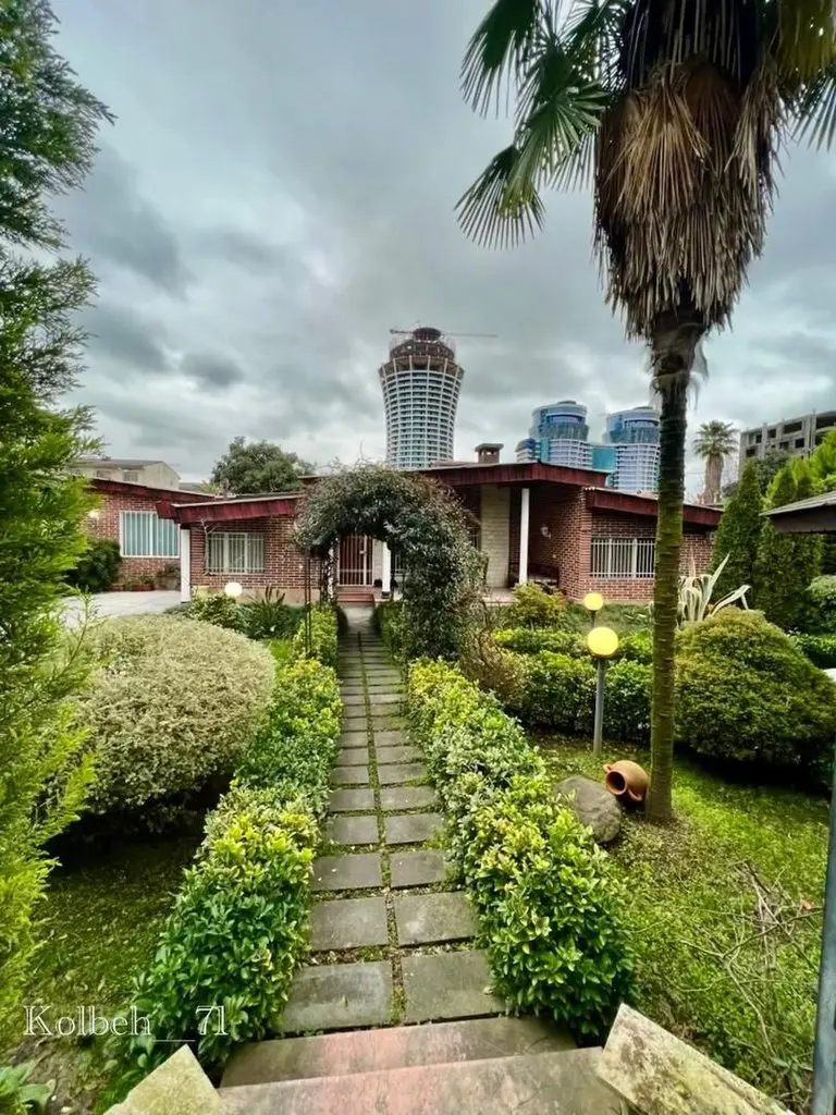 ویلا سه خوابه استخردار آبگرم دریاگوشه - ورودی اقامتگاه