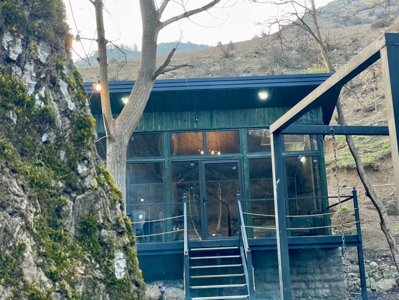 کلبه یک خوابه چوبی خورشید