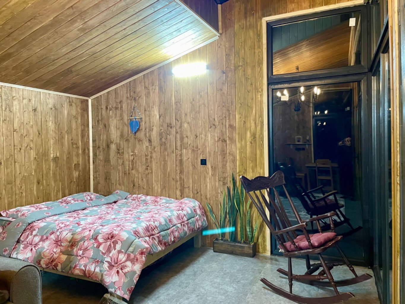 کلبه یک خوابه چوبی خورشید