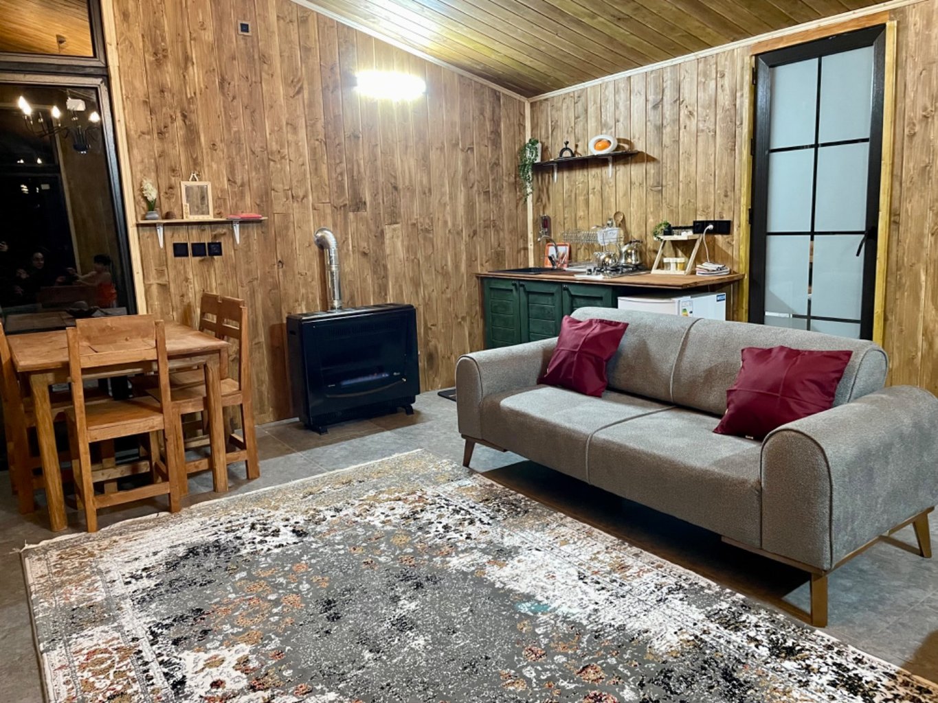 کلبه یک خوابه چوبی خورشید