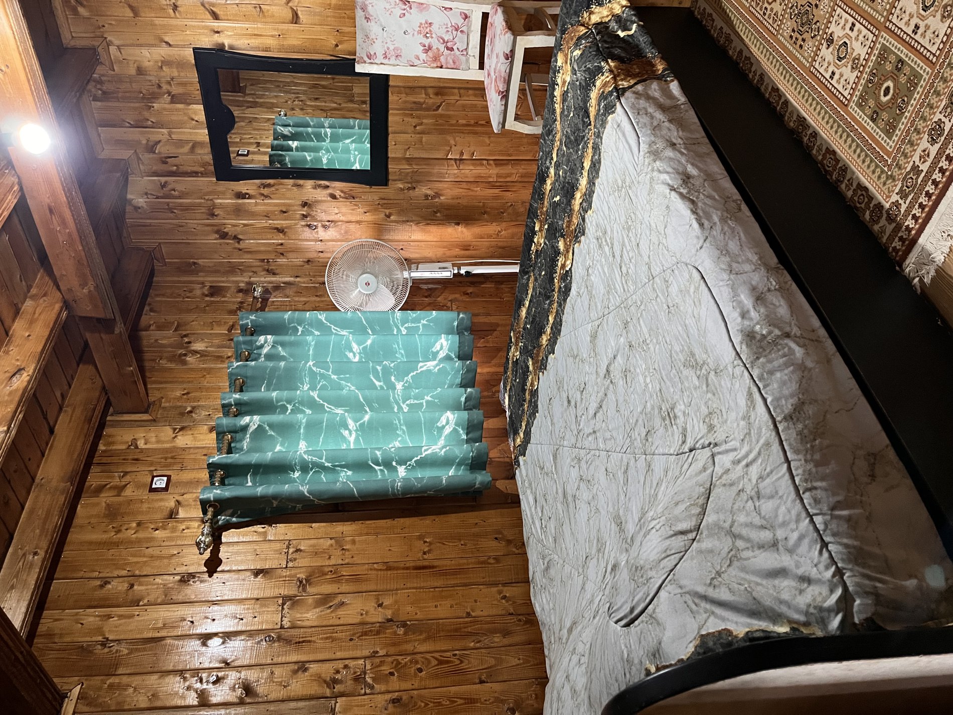 کلبه دوخوابه جنگلی جکوزی دار آشیانه گندم