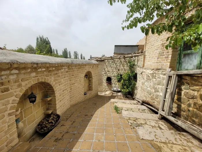 بوم گردی عمارت نقوسان - واحد نرگسی