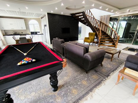 ویلا چهارخوابه استخردار آبگرم عمارت بهرام