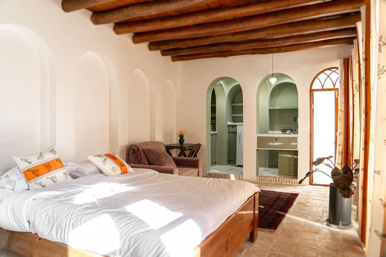 اقامتگاه سنتی توراندخت - واحد شاه‌نشین هفت دری