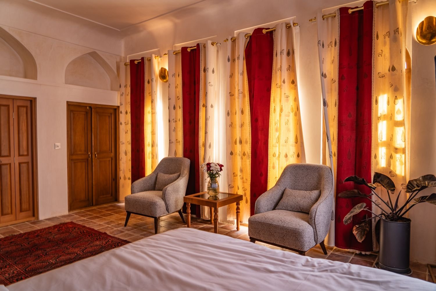 توراندخت - واحد پنج دری