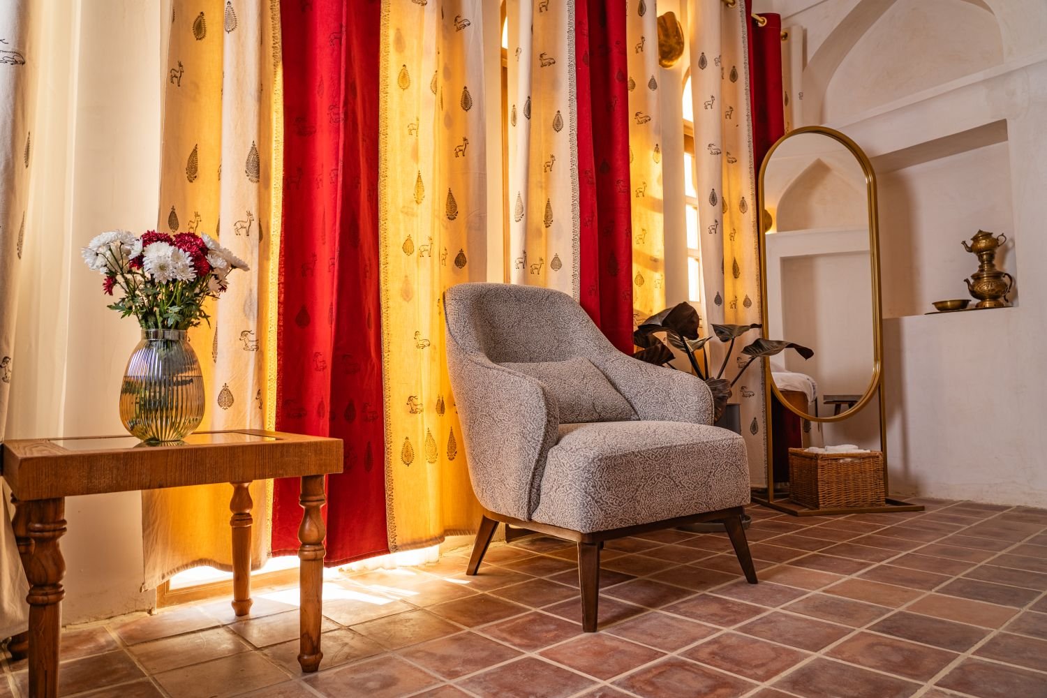 توراندخت - واحد پنج دری