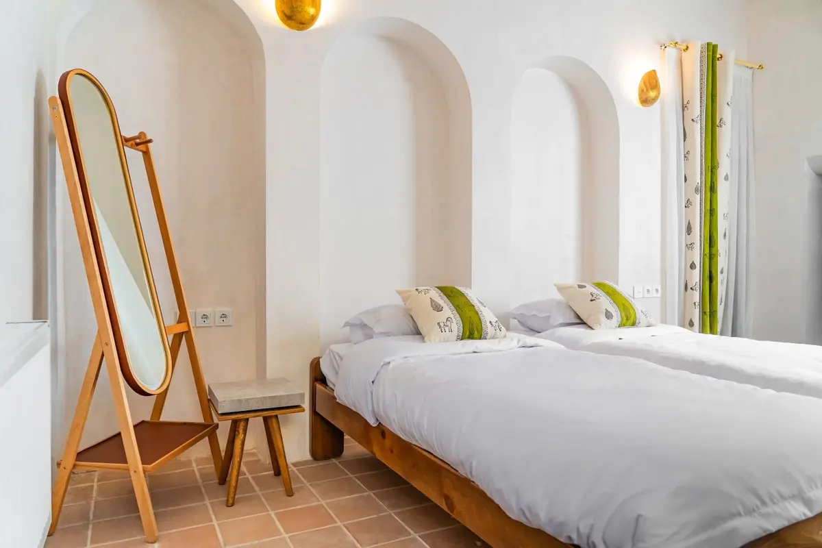 اقامتگاه سنتی توراندخت - واحد سه دری