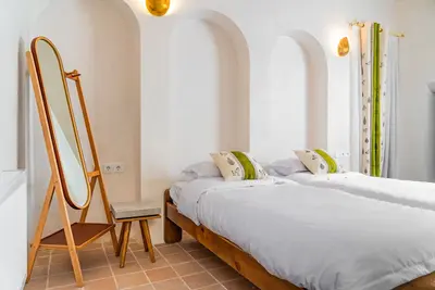 اقامتگاه سنتی توراندخت - واحد سه دری