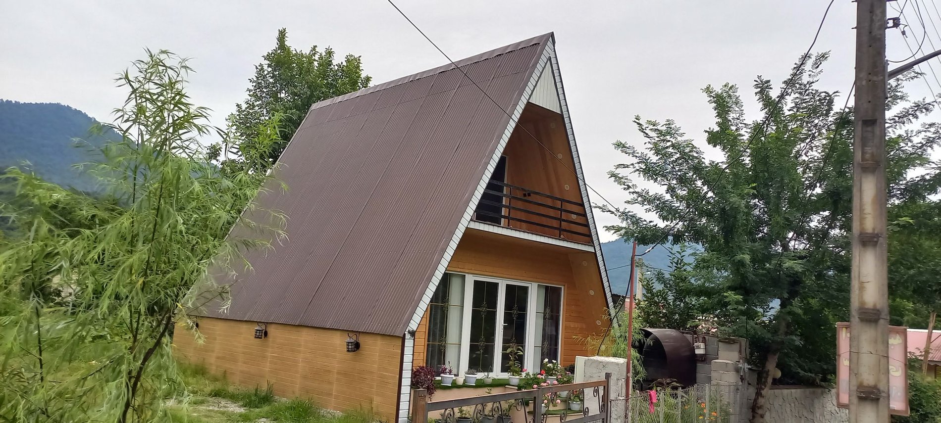 کلبه دوخوابه سوئیسی قربانی