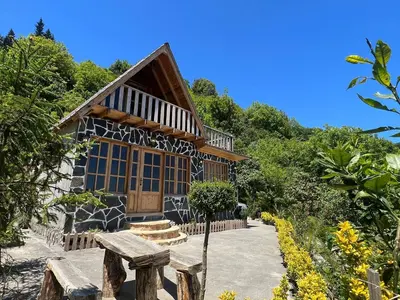 کلبه دوخوابه سیاسان