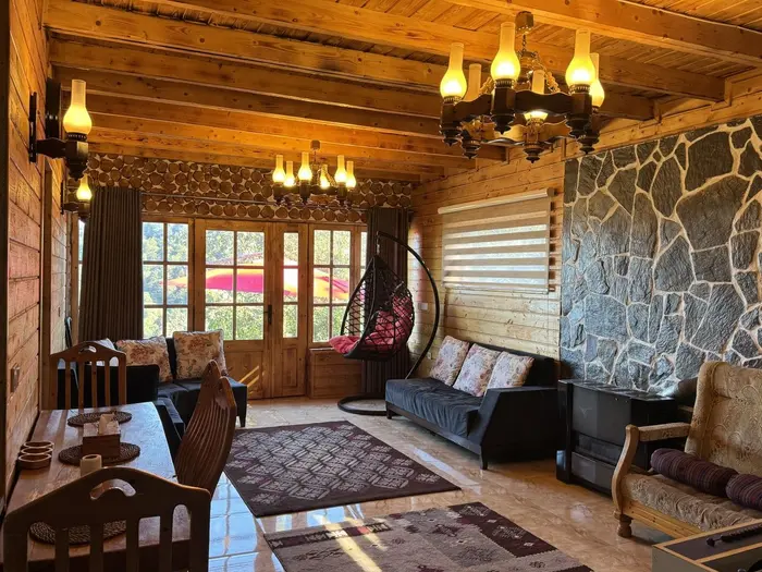 کلبه دوخوابه سیاسان - پذیرایی کلبه