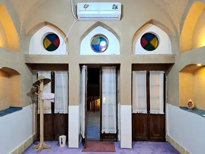 اقامتگاه سنتی برج کبوتر واحد شاه نشین - خروجی‌ اتاق شاه نشین