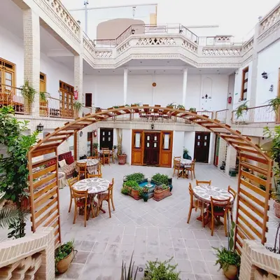 اقامتگاه سنتی خانه معمار - واحد شاهنشین همکف