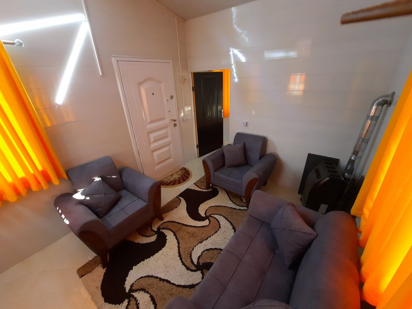 کلبه یک خوابه آب بندان