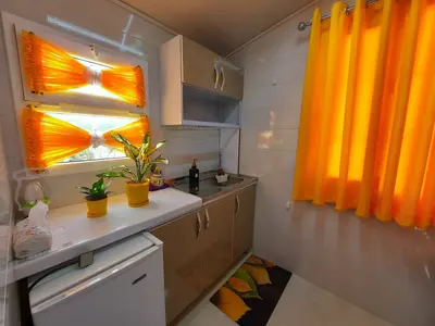 کلبه یک خوابه آب بندان