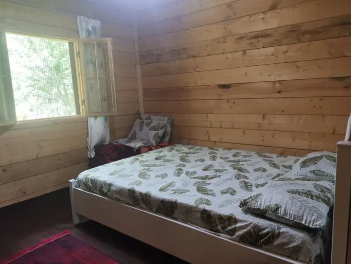 کلبه یک خوابه جنگلی آمادای