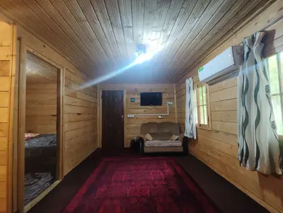 کلبه یک خوابه جنگلی آمادای