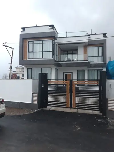 ویلا چهارخوابه دوبلکس استخردار آبگرم ارغوان