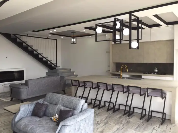 ویلا چهارخوابه استخردار آبگرم مدرن شهری