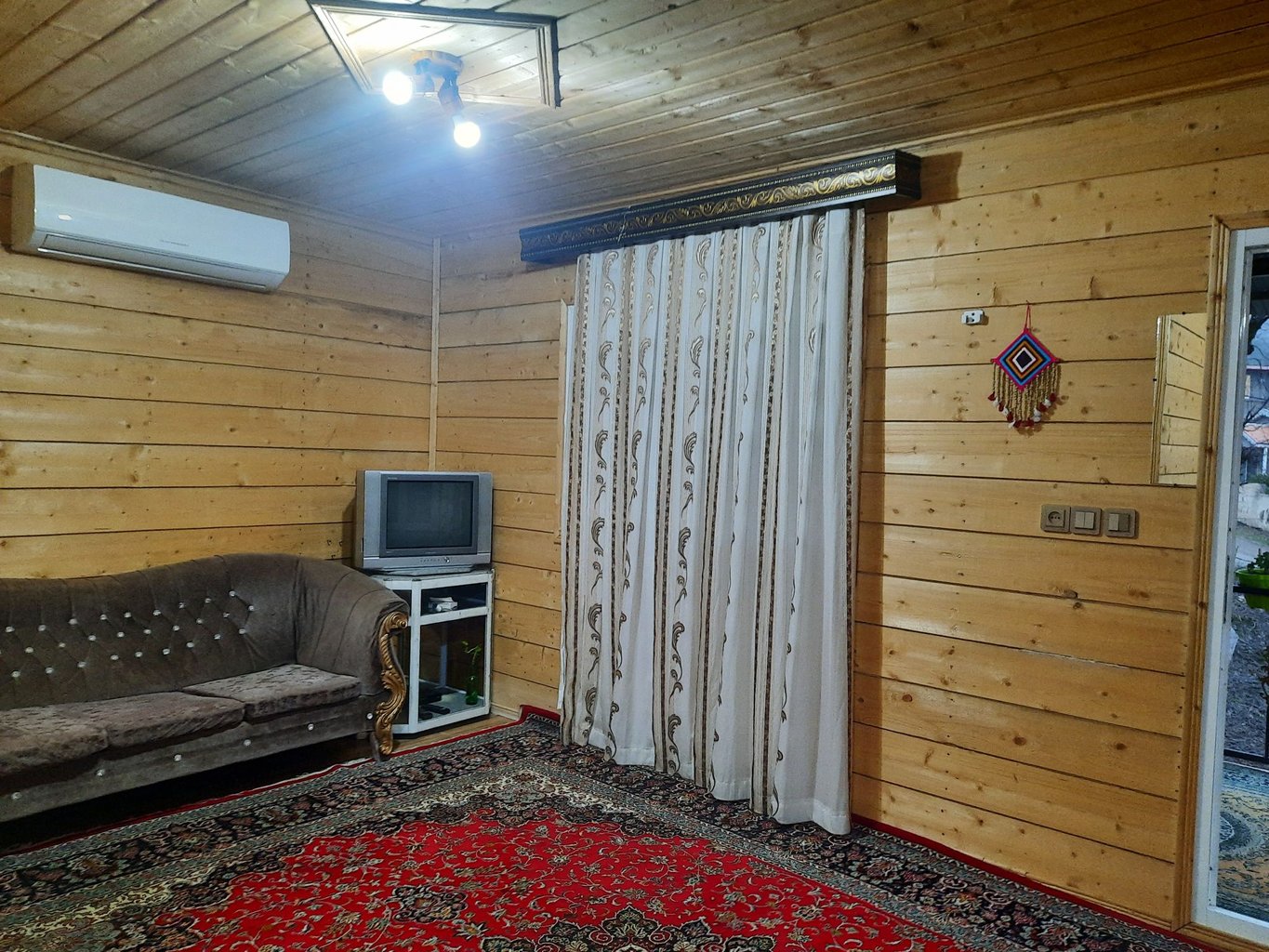 یک خوابه چوبی جنگلی مهدی