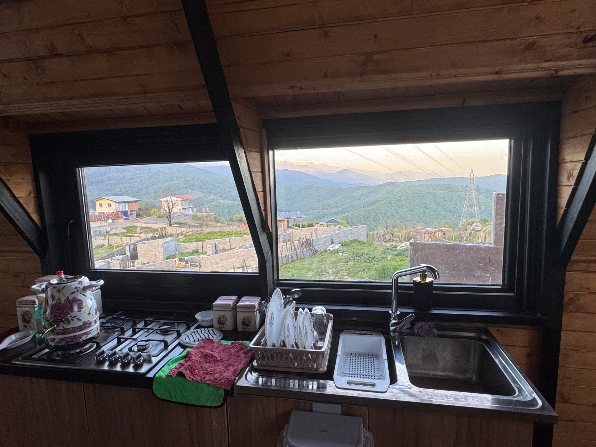 کلبه دوخوابه دوبلکس سوئدی نور