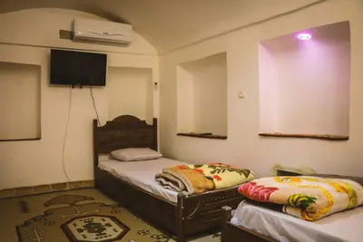 بومگردی اسفندیار - واحد ۱۰۳