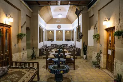 بومگردی اسفندیار - واحد 104