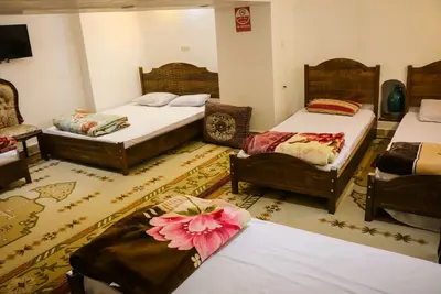 بومگردی اسفندیار - واحد وی‌آی‌پی