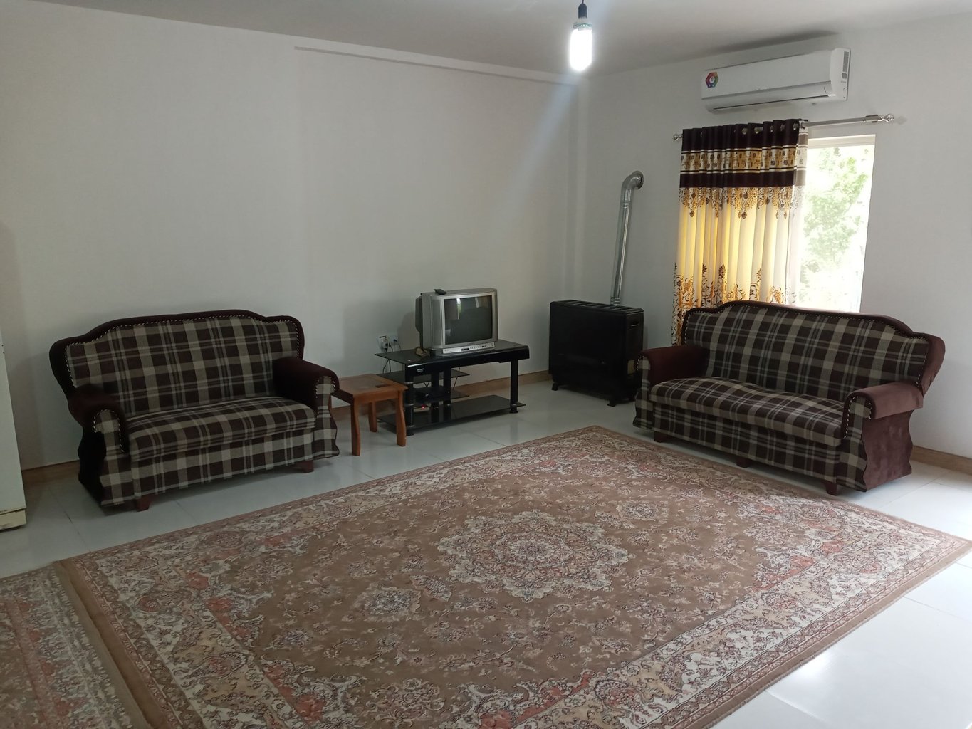 سوئیت دوخوابه درخت بیدلرزان